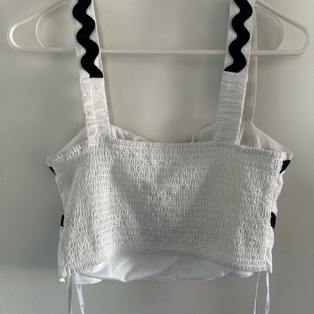 🌻 NWT Wavy Black & White Crop Top 🌻 - Picture 4 of 4